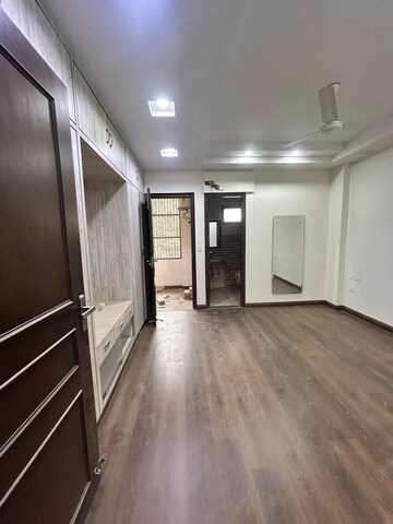 Building Lobby in 3 BHK Builder Floor at Paschim Vihar – for Rent