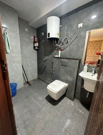 Master Bedroom in 3 BHK Builder Floor at Vipul World Floors, Sector 48 – for Rent