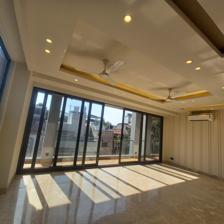 Balcony, shalimar bagh 3 Bedroom 1000 Sq.Ft. Builder Floor In Shalimar Bagh Delhi 7902544