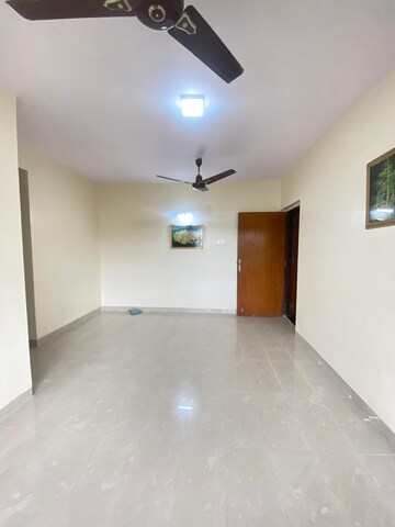 Room in 1 BHK Apartment at Green Hills, Kandivali East – for Sale