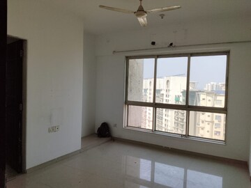 Room in 2 BHK Apartment at Nahar Jonquille And Jamaica, Chandivali – for Rent