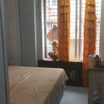 Bedroom in 4 BHK Apartment at Aalap CHS Hindu Colony, Hindu Colony – for Rent