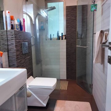 Bathroom in 4 BHK Apartment at Aalap CHS Hindu Colony, Hindu Colony – for Rent