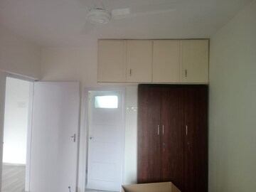 Room in 2 BHK Apartment at K Raheja Evening Star, Powai – for Rent