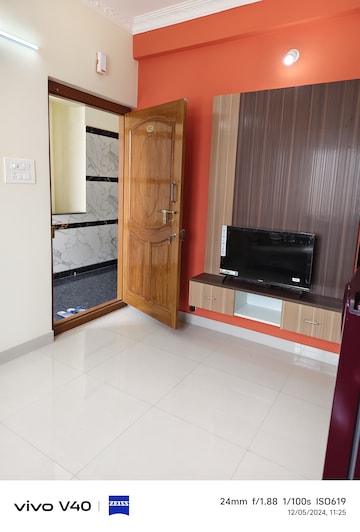 Room in 1 BHK Builder Floor at Halasuru – for Rent