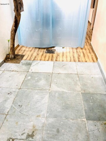 Building Lobby in 4 BHK Builder Floor at Ardee City, Sector 52 – for Rent