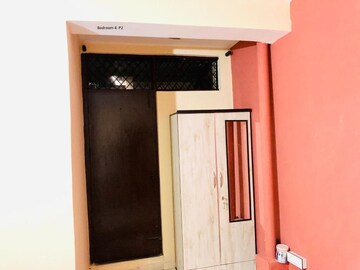 Bedroom in 4 BHK Builder Floor at Ardee City, Sector 52 – for Rent