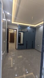 4 BHK + Servant Room 270 Sq.Yd. Builder Floor in Puri Aman Vilas