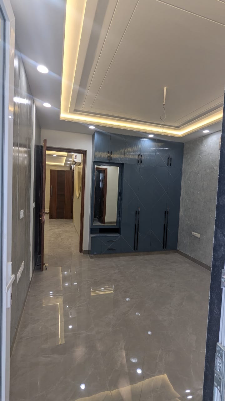 4 BHK + Servant Room Builder Floor For Sale in Puri Aman Vilas