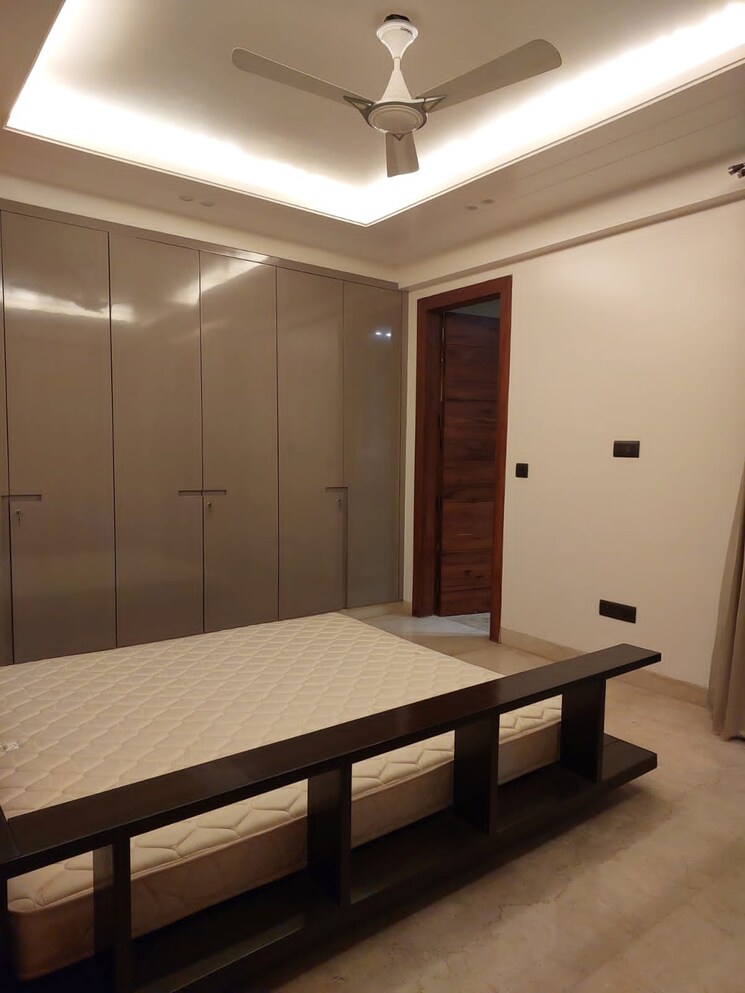 Bedroom, defence colony 4 Bedroom 267 Sq.Yd. Builder Floor In Defence Colony Delhi 7902684