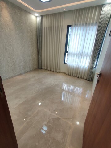 Room in 3 BHK Apartment at Buildwick Golden Valley, Mundhwa – for Sale
