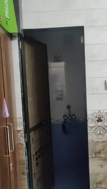 Master Bedroom in 2 BHK Apartment at Shiv Om CHS, Chandivali – for Rent