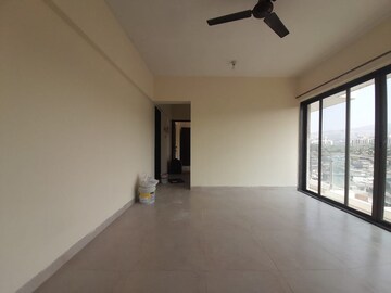 Room in 1 BHK Apartment at Conwood Astoria, Goregaon East – for Rent