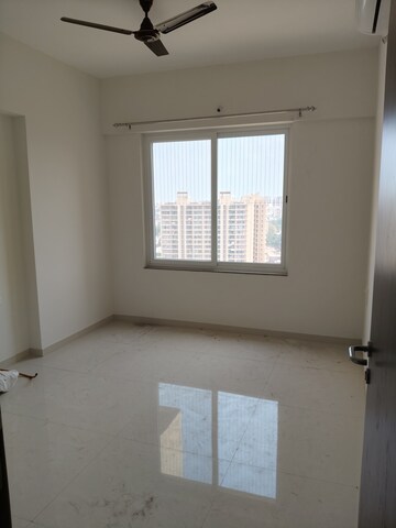 Room in 3 BHK Apartment at Kumar Princetown Royal, Undri – for Rent