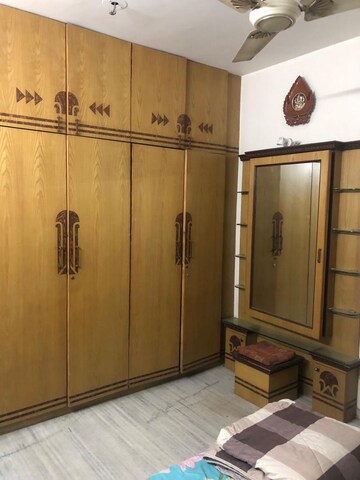 Furnished Amenities in 2 BHK Apartment at Green Fields Apartment, Andheri East – for Rent