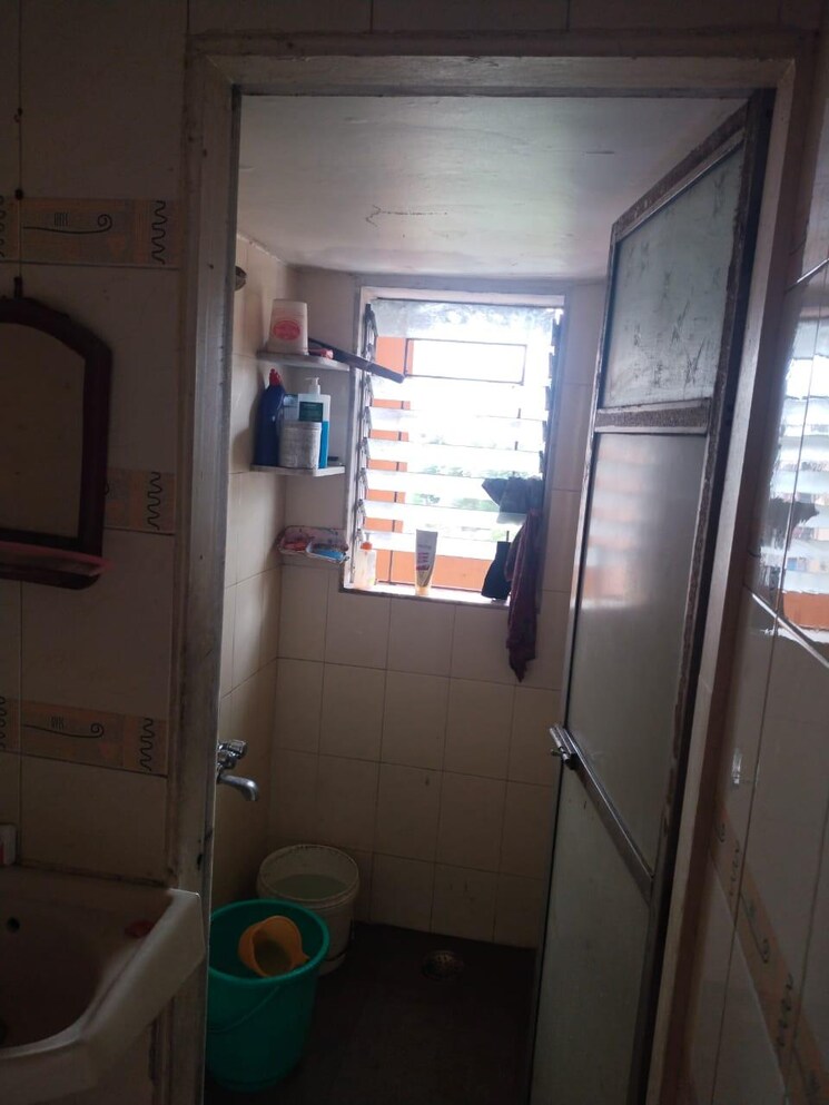 Bathroom, thane west 1 Bedroom 400 Sq.Ft. Apartment In Thane West Thane 7903017