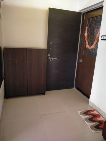 Furnished Amenities in 2 BHK Apartment at Green Fields Apartment, Andheri East – for Rent