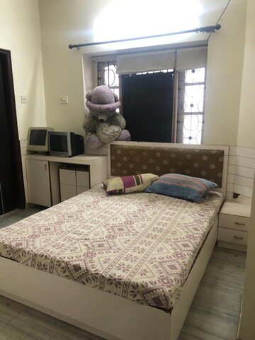 Bedroom in 2 BHK Apartment at Green Fields Apartment, Andheri East – for Rent
