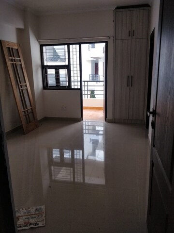 Room in 3 BHK Apartment at R.K. Park Ultima, Sitapur Road – for Rent