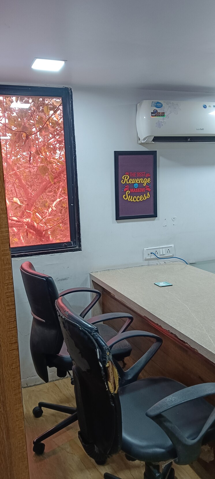 Team Area, surat railway station Commercial Office Space 500 Sq.Ft. In Surat Railway Station Surat 7894517