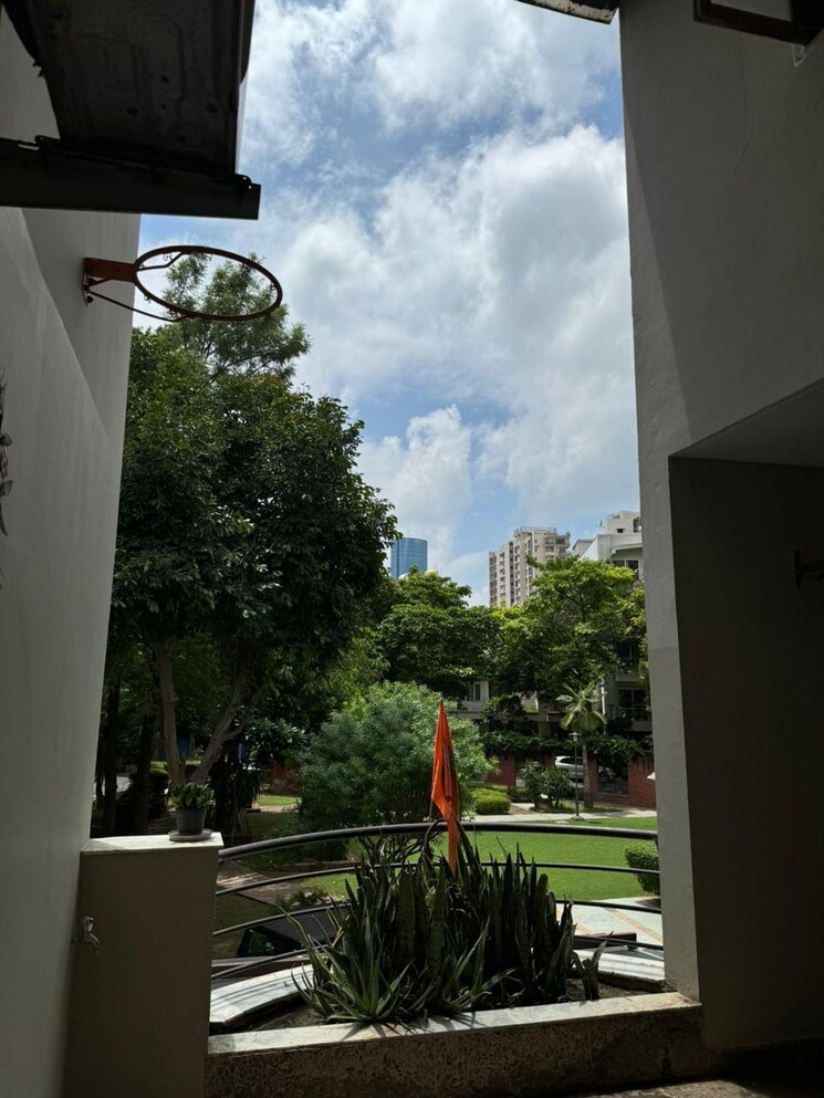 Balcony, unitech-deerwood-chase 4 Bedroom 200 Sq.Yd. Villa In Nirvana Country Gurgaon 7903084