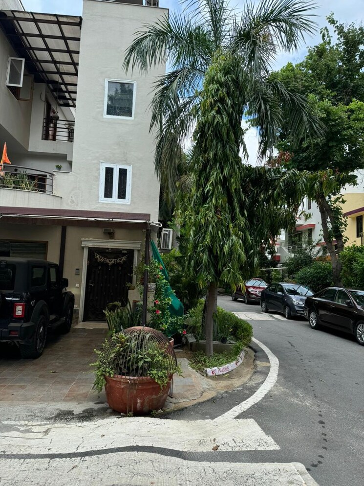 Exterior View, unitech-deerwood-chase 4 Bedroom 200 Sq.Yd. Villa In Nirvana Country Gurgaon 7903084