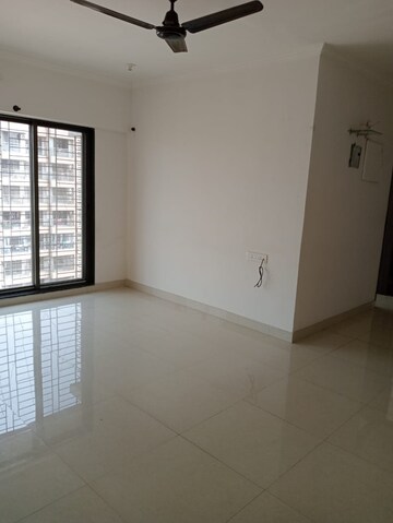 Room in 2 BHK Apartment at Sethia Kalpavruksh Heights, Kandivali West – for Rent