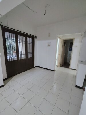 Room in 2 BHK Apartment at Sunshree Society, Kondhwa – for Rent