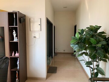 Room in 6 BHK Apartment at Lodha Riservo, Vikhroli West – for Sale