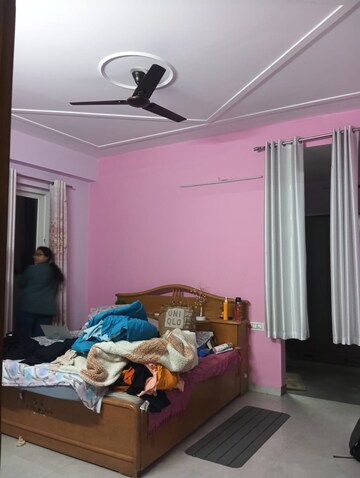 Bedroom in 2 BHK Builder Floor at Sector 23 – for Rent