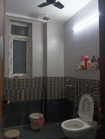 Bathroom in 2 BHK Builder Floor at Sector 23 – for Rent