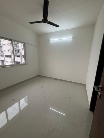 Room in 1 BHK Apartment at Omkar Signet, Malad East – for Rent