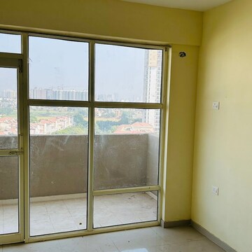 Room in 2 BHK Apartment at Pyramid Elite, Nawada Fatehpur – for Rent