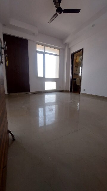 Room in 2 BHK Apartment at Today Ridge Residency, Sector 135 – for Rent