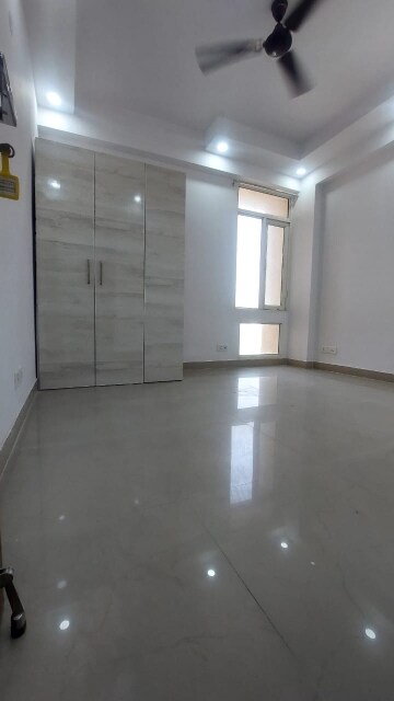 Room in 2 BHK Apartment at Today Ridge Residency, Sector 135 – for Rent