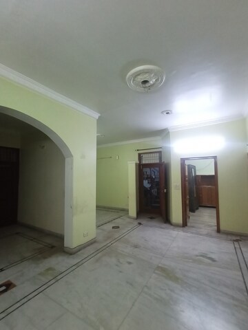 Room in 3 BHK Independent House at Sector 11 – for Rent