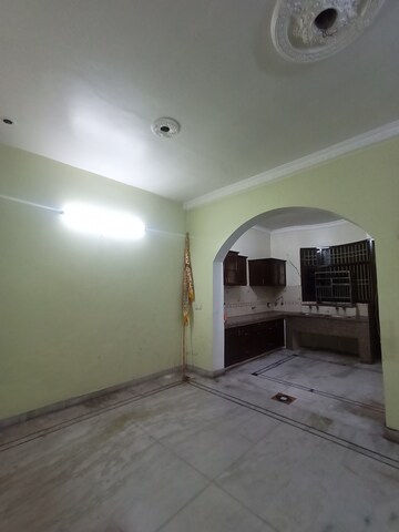 Room in 3 BHK Independent House at Sector 11 – for Rent