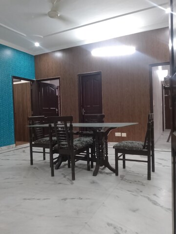 Gym in 4 BHK Builder Floor at Sector 40 – for Rent