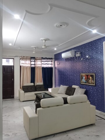 Team Area in 4 BHK Builder Floor at Sector 40 – for Rent