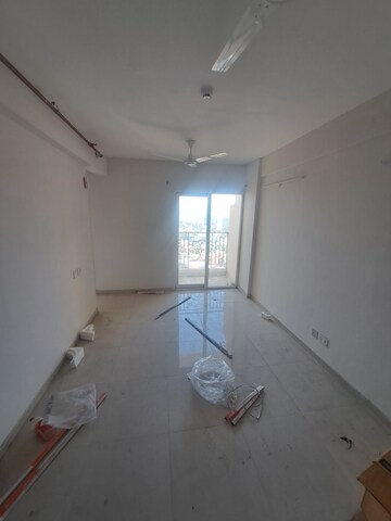 Room in 2 BHK Apartment at Signature Global The Millennia, Sector 37d – for Rent