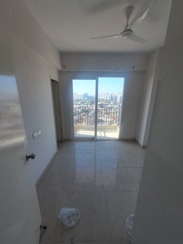 Room in 2 BHK Apartment at Signature Global The Millennia, Sector 37d – for Rent