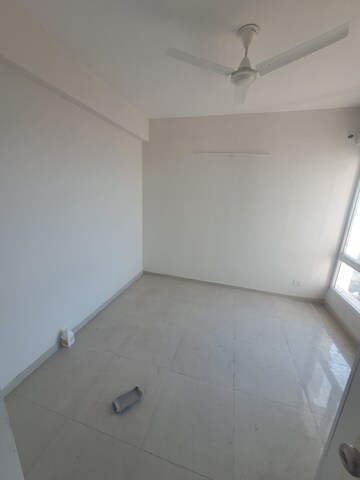 Room in 2 BHK Apartment at Signature Global The Millennia, Sector 37d – for Rent