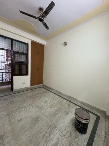 Room in 2 BHK Apartment at Shalimar Apartments Shalimar Garden, Shalimar Garden – for Rent