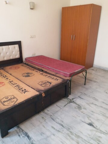 Bedroom in 3 BHK Apartment at Sector 82 – for Rent
