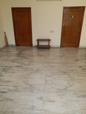 Room in 3 BHK Apartment at Sector 82 – for Rent
