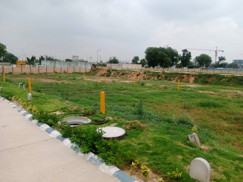 Plot For Sale in Orris Aanandam Ora