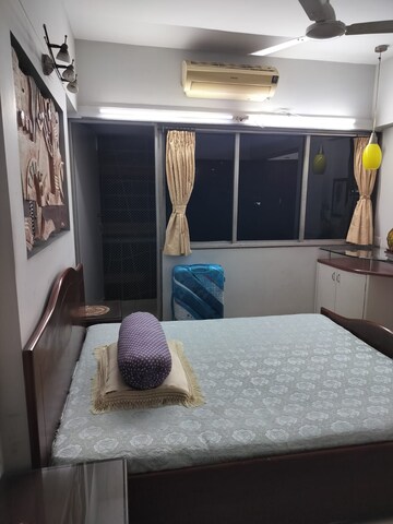 Bedroom in 3 BHK Apartment at Makhan Dham, Khar West – for Rent