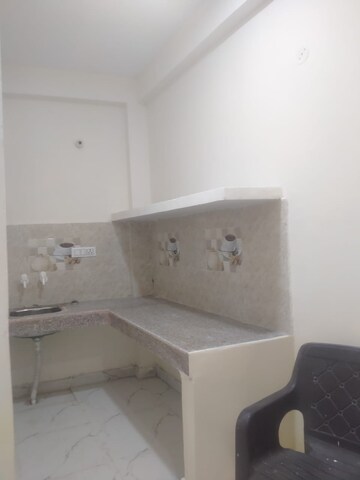 Kitchen in 1 BHK Builder Floor at Mayur Vihar 1 – for Rent