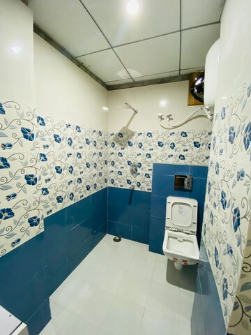 Master Bedroom in 4 BHK Builder Floor at Sector 38 – for Rent