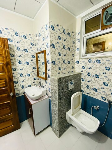Master Bedroom in 4 BHK Builder Floor at Sector 38 – for Rent